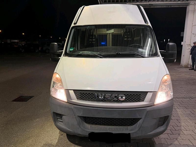 Gebraucht Iveco Daily 140 PS (102 kW) 2009 Weiß Van / Kleinbus