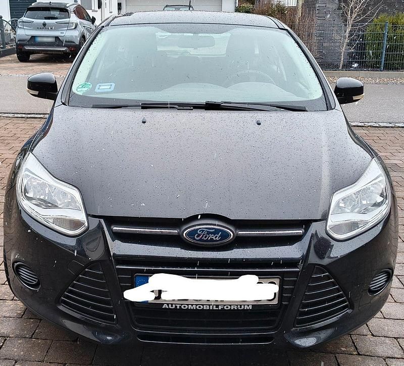 Gebraucht Ford Focus Trend 105 PS (77 kW) 2011 Schwarz Limousine