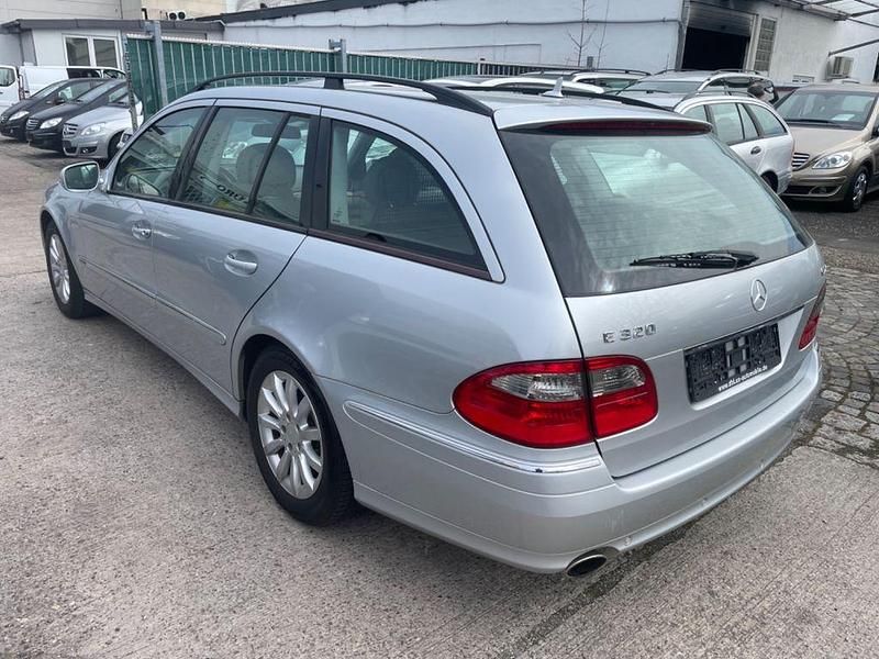 Gebraucht Mercedes E320 224 PS (164 kW) 2007 Silber Kombi