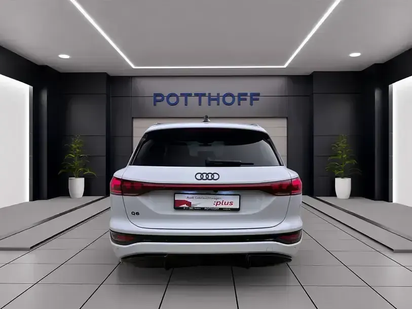 Gebraucht Audi Q6 e-tron S-Line 185 kW (252 PS) 2025 Gletscherweiß metallic SUV