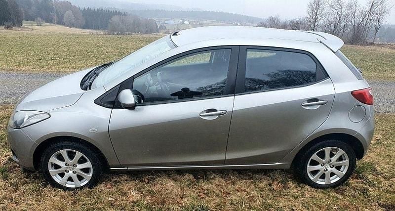 Gebraucht Mazda 2 Edition 75 PS (55 kW) 2010 Grau Kleinwagen