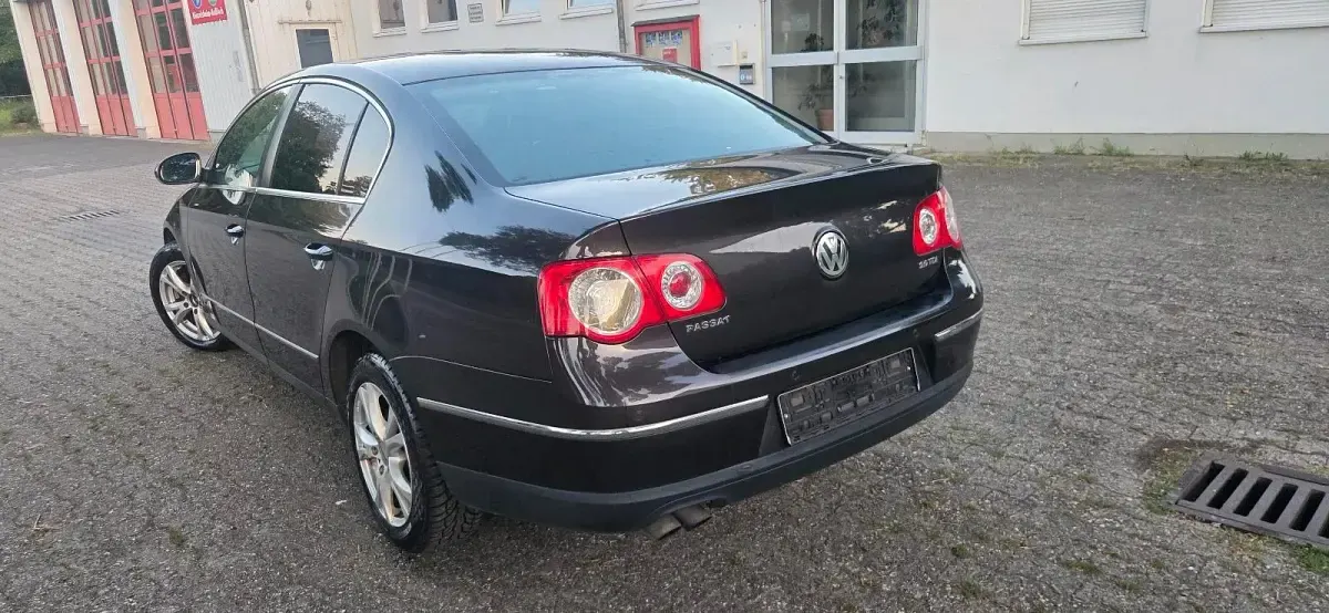 Gebraucht VW Passat 140 PS (102 kW) 2007 Andere farben Limousine
