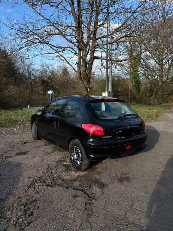 Gebraucht Peugeot 206 60 PS (44 kW) 2001 Schwarz Limousine
