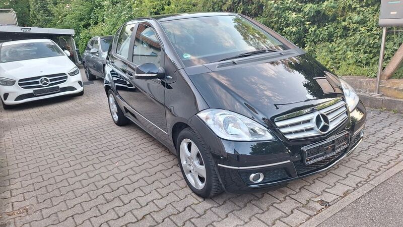 Schwarz Gebraucht 2011 Mercedes A180 Avantgarde Limousine | 6.600 € (Fairer Preis) - Bild 1/4