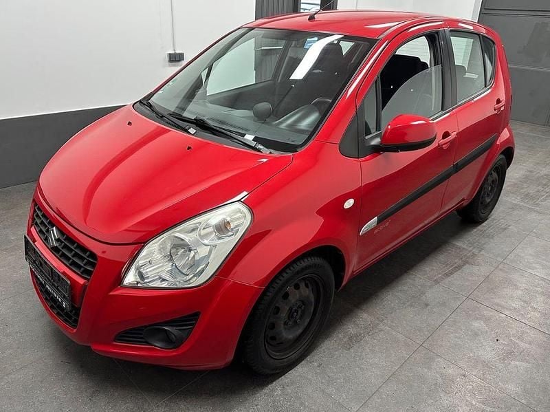 Gebraucht Suzuki Splash Active+ 94 PS (69 kW) 2014 Rot Kleinwagen