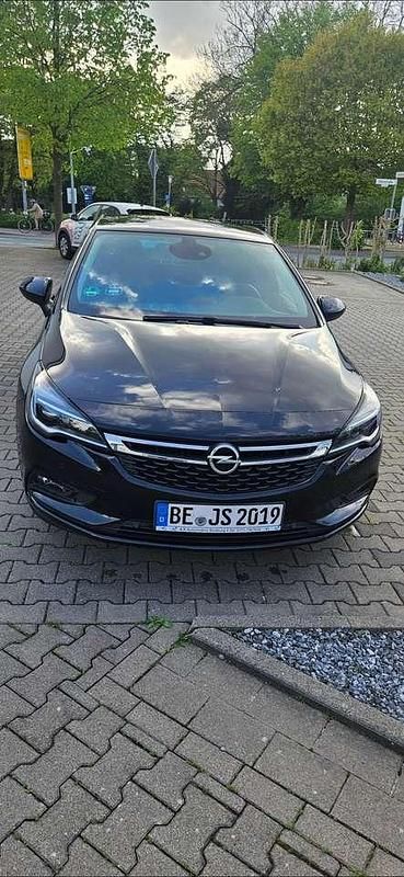 Schwarz Gebraucht 2016 Opel Astra Active Limousine | 8.900 € (Fairer Preis) - Bild 1/4