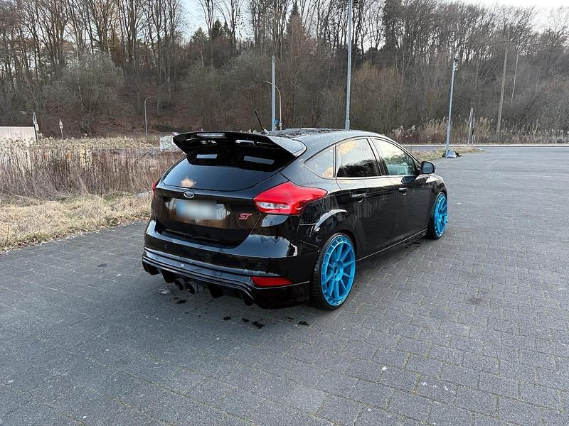 Gebraucht Ford Focus Performance Edition 250 PS (183 kW) 2018 Schwarz Limousine