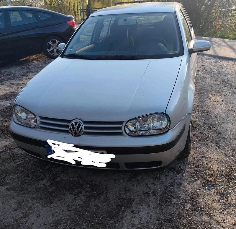 Silber Gebraucht 2001 VW Golf IV Limousine | 500 € (Superpreis) - Bild 1/4