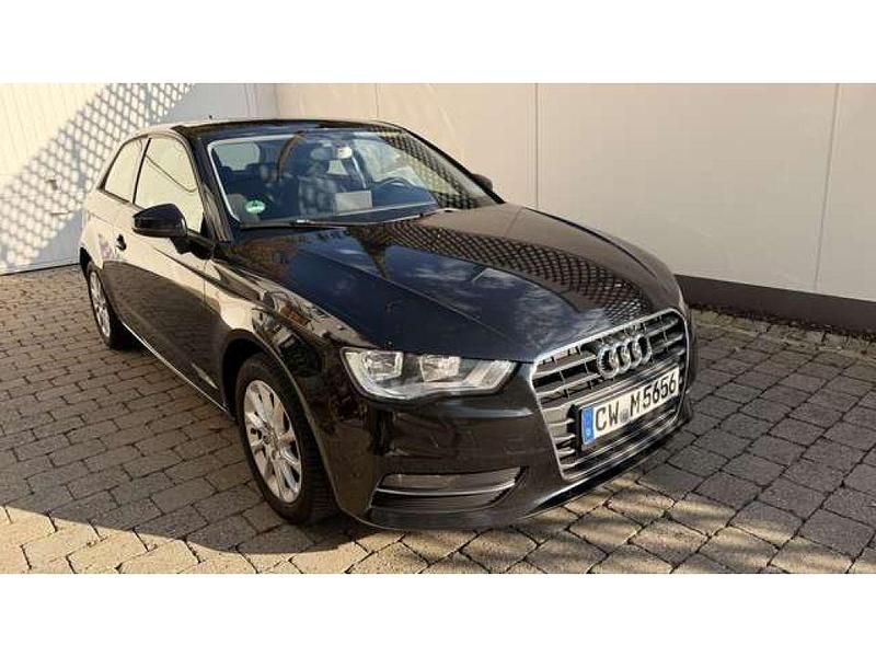 Gebraucht Audi A3 Attraction 105 PS (77 kW) 2014 Phantomschwarz Limousine