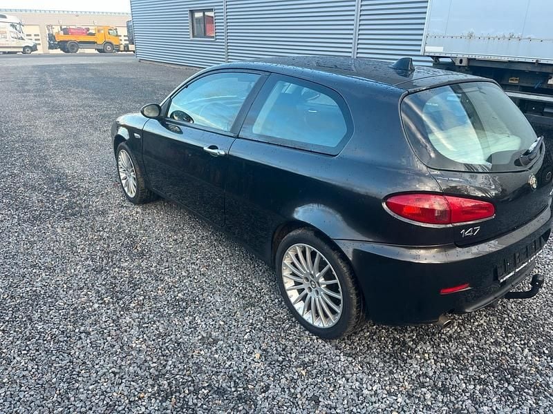 Gebraucht Alfa Romeo 147 120 PS (88 kW) 2006 Schwarz Kleinwagen