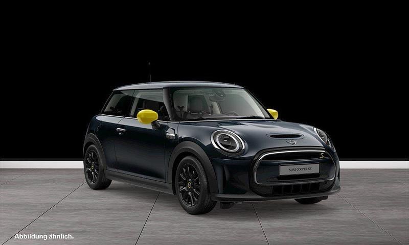 Mini yours enigmatic black Gebraucht 2022 Mini Cooper SE Hatch Kleinwagen | 19.999 € (Etwas zu teuer) - Bild 1/3