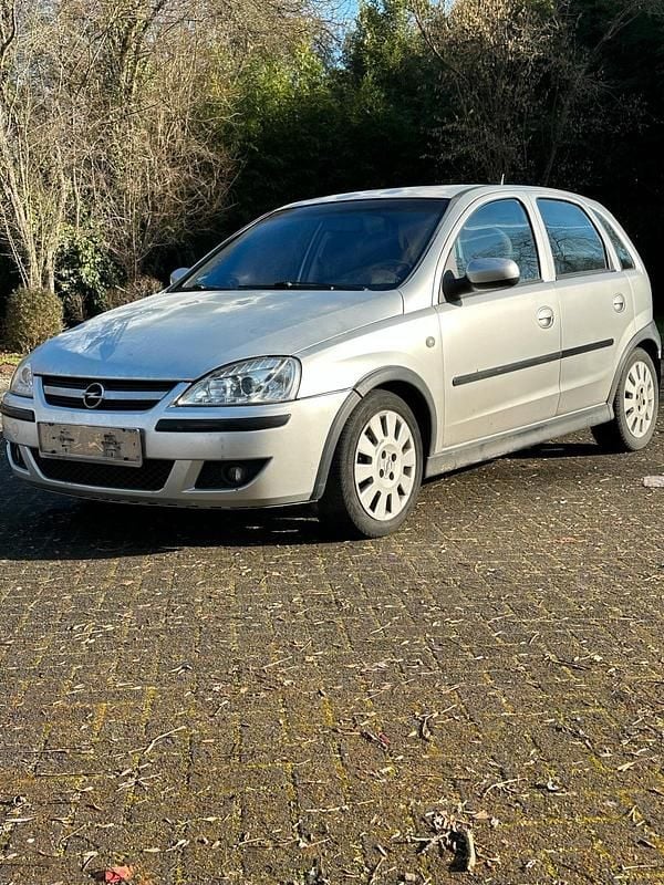 Silber Gebraucht 2002 Opel Corsa Limousine | 700 € (Guter Preis) - Bild 1/4