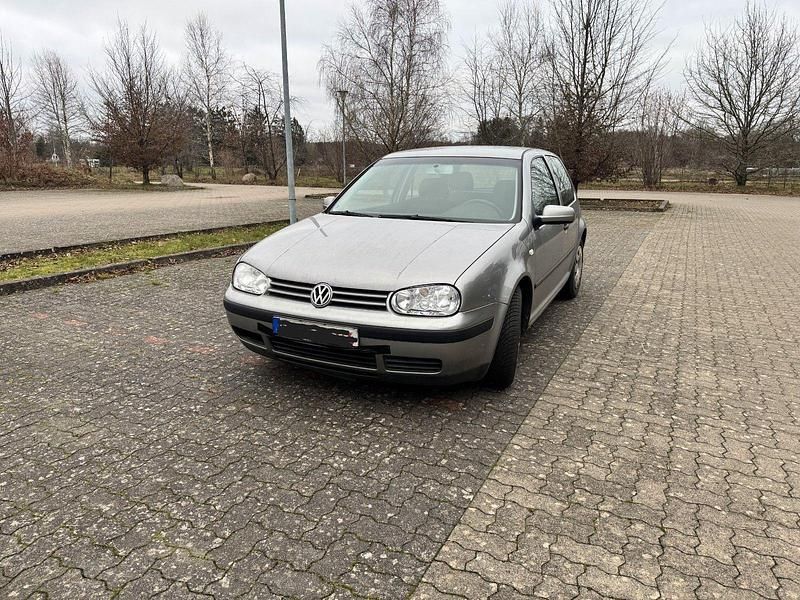 Grau Gebraucht 2003 VW Golf IV Ocean Limousine | 350 € (Superpreis) - Bild 1/4