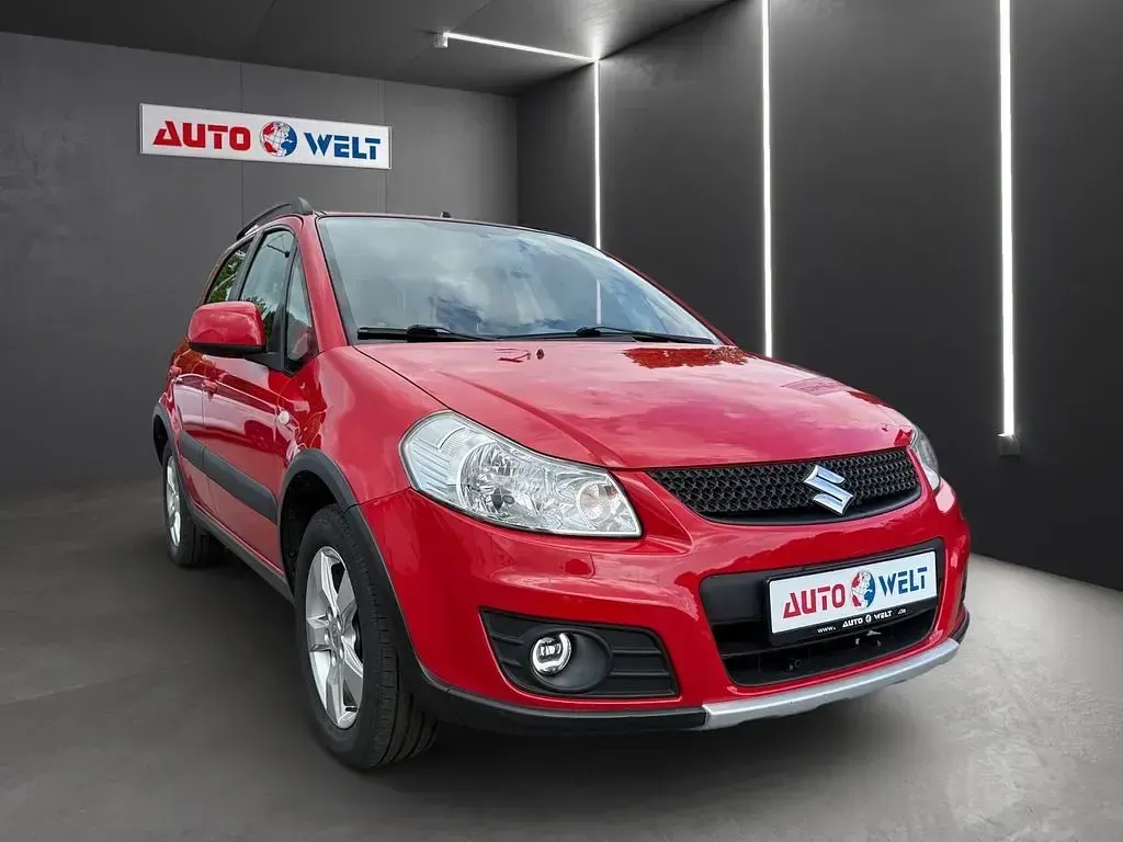 Gebraucht Suzuki SX4 City+ 120 PS (88 kW) 2013 Rot Limousine