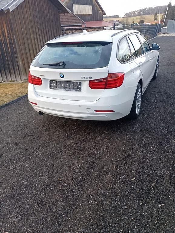 Gebraucht BMW 318 143 PS (105 kW) 2014 Weiß Kombi