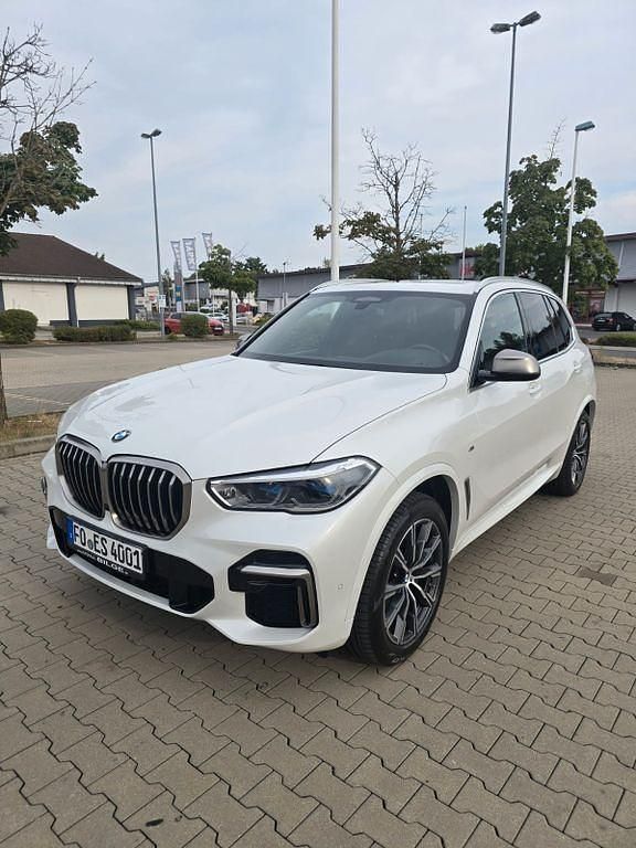 Weiß Gebraucht 2021 BMW X5 M50 Shadowline SUV | 60.500 € (Guter Preis) - Bild 1/4