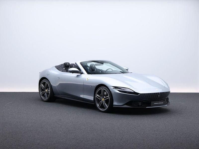 Second-hand Ferrari Roma 620 CP (456 kW) 2025 Gri Cabrio