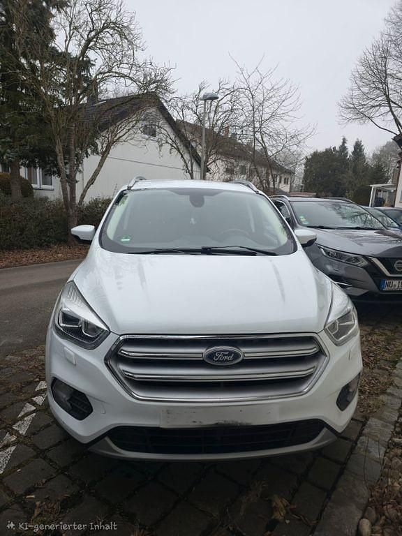 Weiß Gebraucht 2018 Ford Kuga Titanium SUV | 11.500 € (Guter Preis) - Bild 1/4