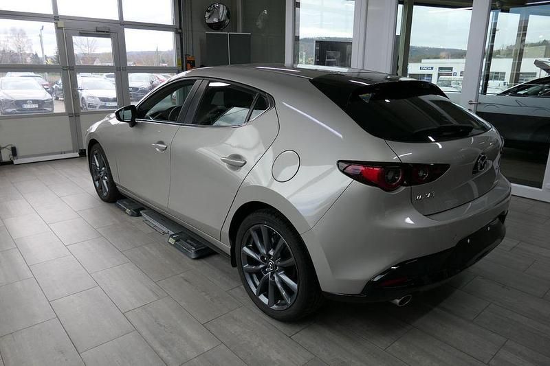 Neu Mazda 3 Exclusive 140 PS (102 kW) 2026 Silber Limousine