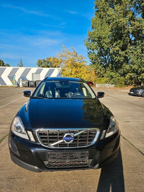 Schwarz Gebraucht 2013 Volvo XC60 Pro SUV | 12.750 € (Superpreis) - Bild 1/4