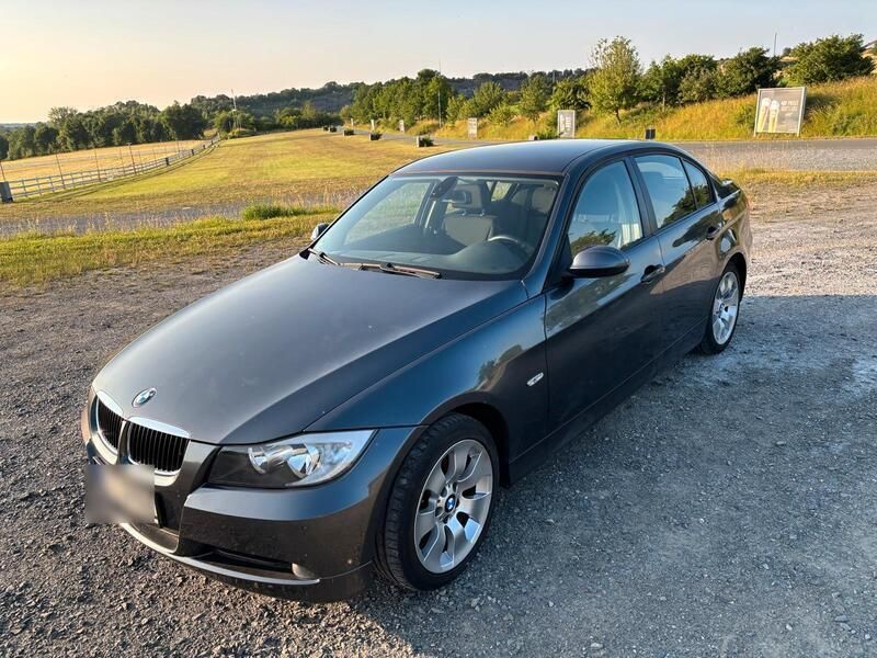 Grau Gebraucht 2006 BMW 318 Limousine | 4.000 € (Fairer Preis) - Bild 1/4