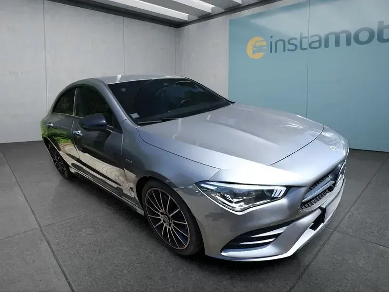 Gebraucht Mercedes CLA200 163 PS (119 kW) 2022 Grau Coupé