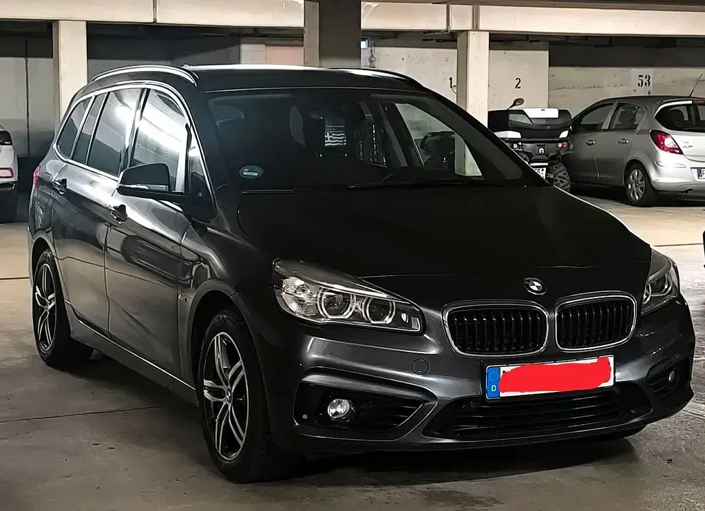 Gebraucht BMW 218 Sport Line 150 PS (110 kW) 2016 Grau Van / Kleinbus
