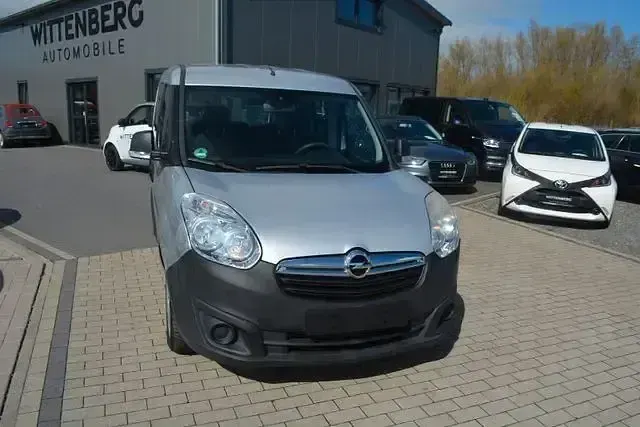 Gebraucht Opel Combo 90 PS (66 kW) 2013 Silber Van / Kleinbus