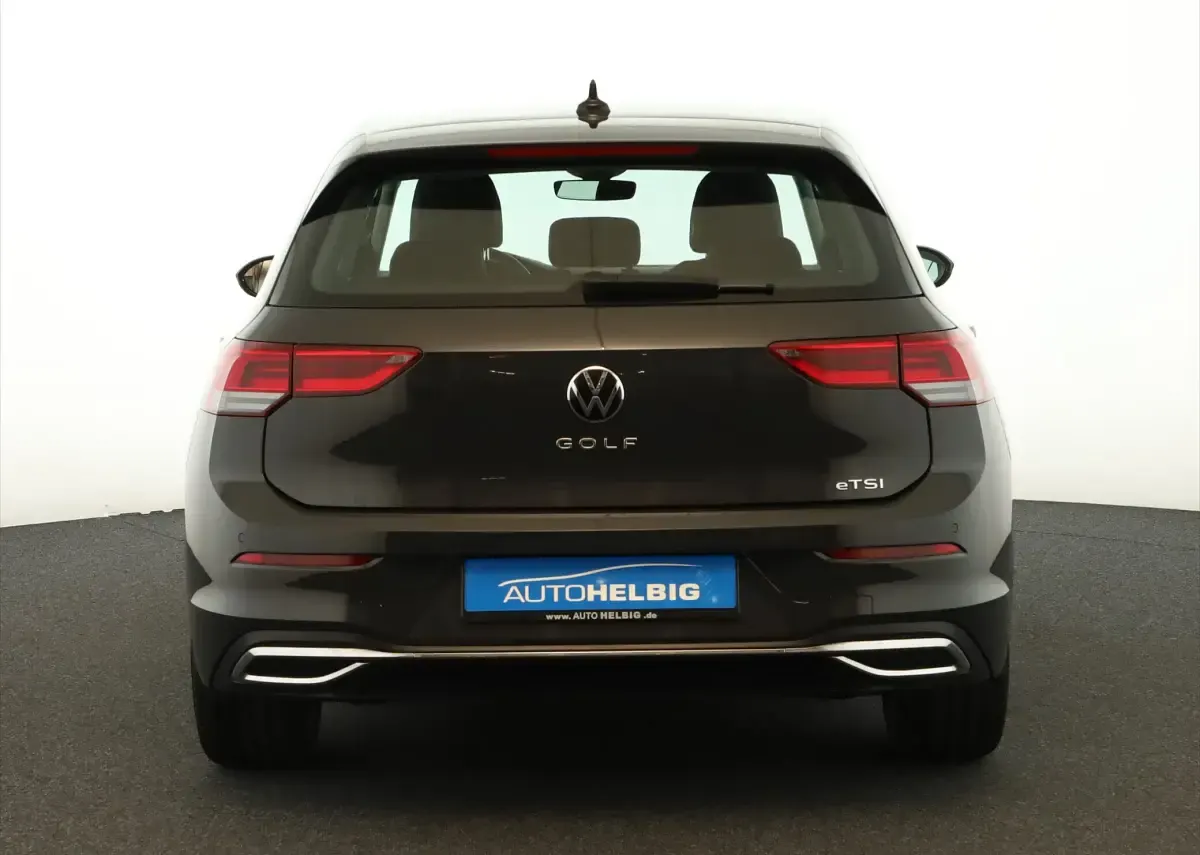 Gebraucht VW Golf Style 150 PS (110 kW) 2024 Uranograu SUV
