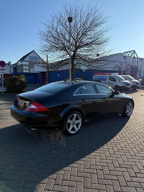 Gebraucht Mercedes CLS320 224 PS (164 kW) 2009 Schwarz Limousine