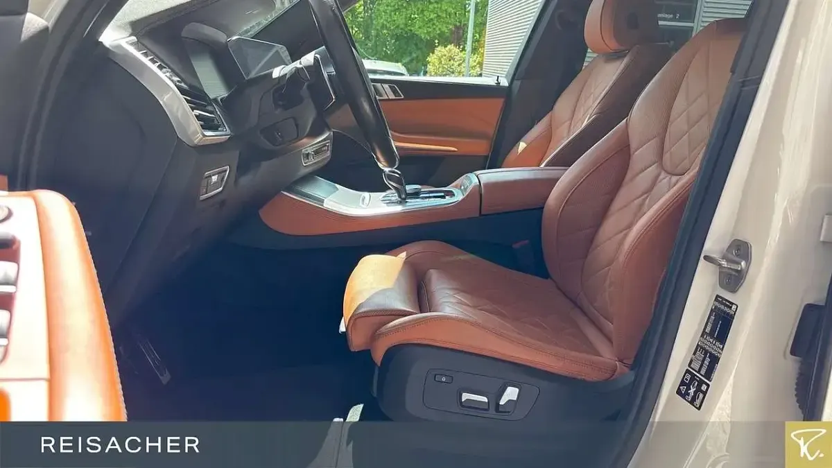 Gebraucht BMW X5 Efficient Dynamics 286 PS (210 kW) 2023 Mineralweiß metallic SUV