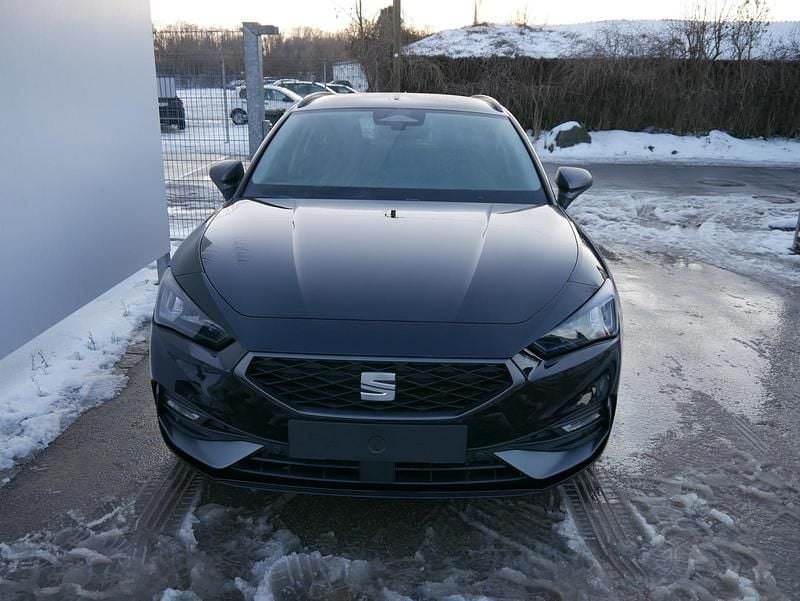 Neu Seat Leon FR 150 PS (110 kW) 2025 Midnight schwarz metallic Kombi