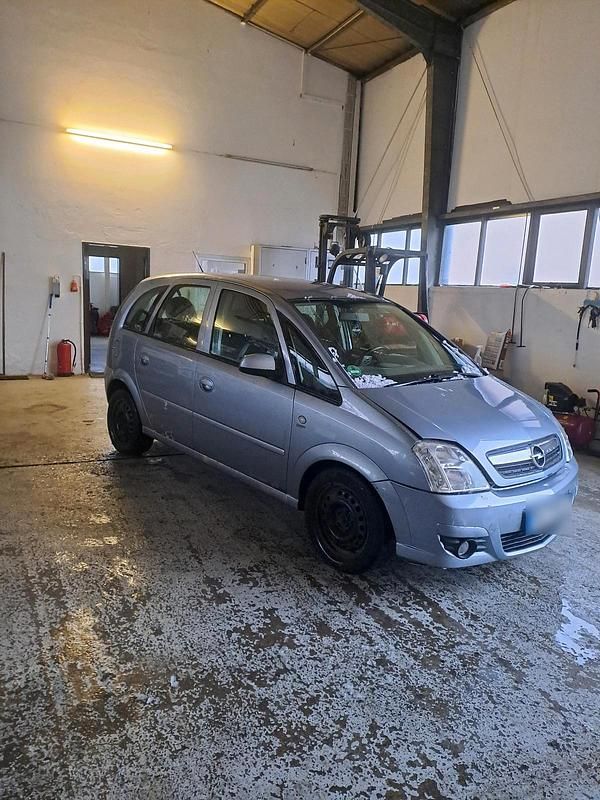 Gebraucht Opel Meriva 100 PS (73 kW) 2007 Silber Van / Kleinbus