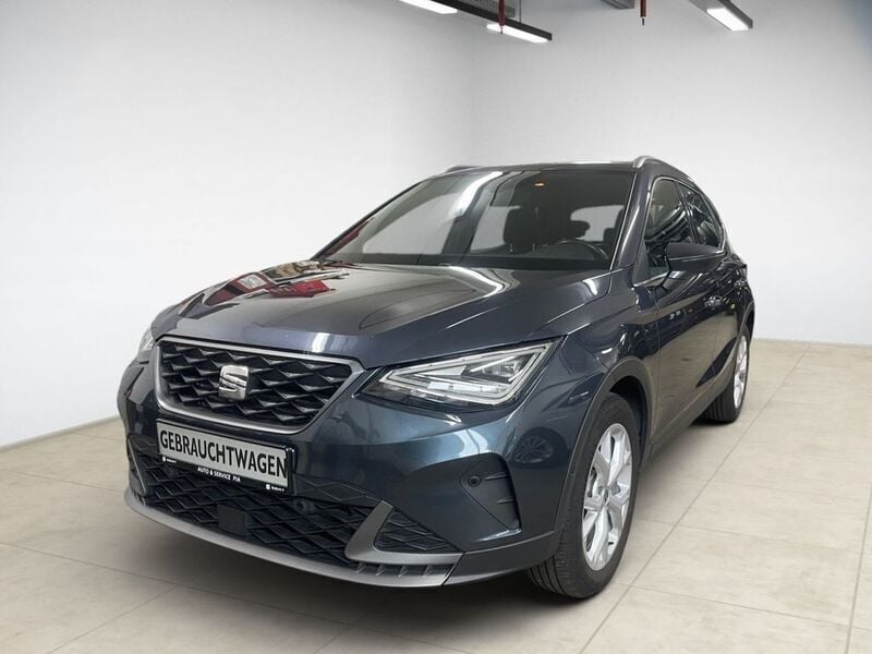 Grau Gebraucht 2022 Seat Arona FR SUV | 18.960 € (Guter Preis) - Bild 1/3