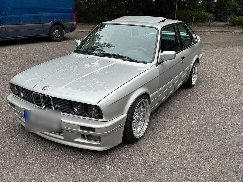 Silber Gebraucht 1990 BMW 325 M Sport Coupé | 23.999 € - Bild 1/4