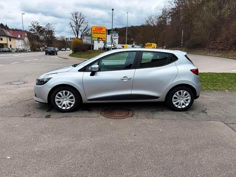 Second-hand Renault Clio IV Expression 73 CP (53 kW) 2013 Argintiu Berlinǎ