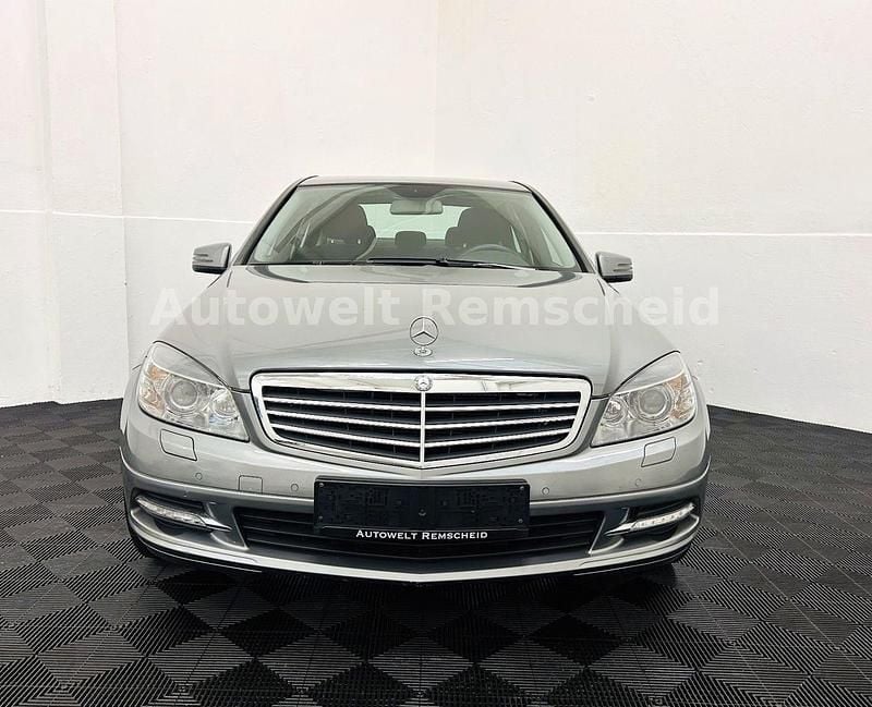 Gebraucht Mercedes C250 204 PS (150 kW) 2011 Silber Limousine