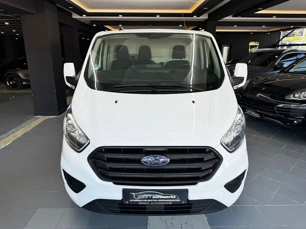 Gebraucht Ford Transit Custom 131 PS (96 kW) 2021 Frozen white Van / Kleinbus