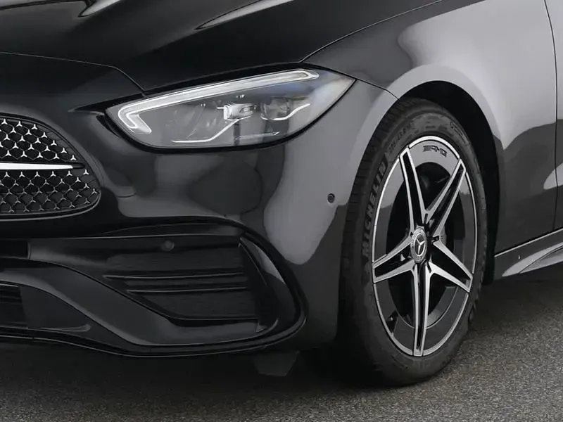 Gebraucht Mercedes C180 AMG 170 PS (125 kW) 2025 Schwarz Limousine