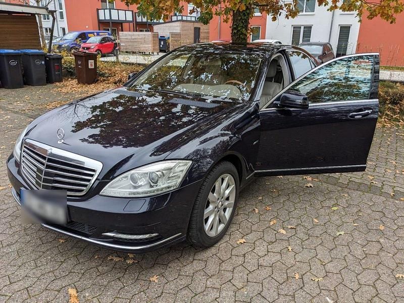 Blau Gebraucht 2011 Mercedes S500 Limousine | 10.000 € (Guter Preis) - Bild 1/4