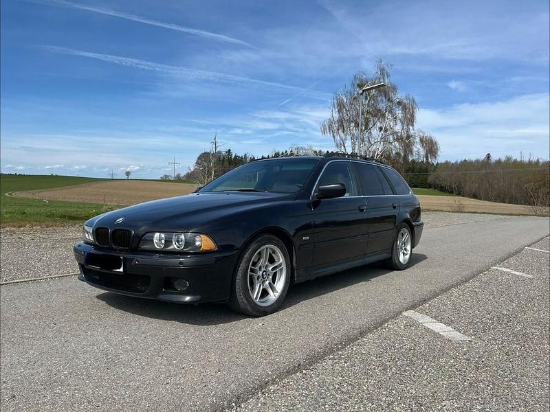 Gebraucht BMW 530 Basis 231 PS (169 kW) 2001 Schwarz Kombi