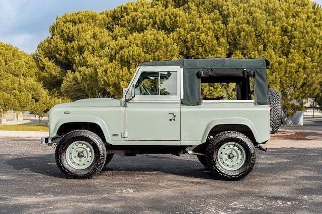 Gebraucht Land Rover Defender 122 PS (89 kW) 2008 Grün SUV