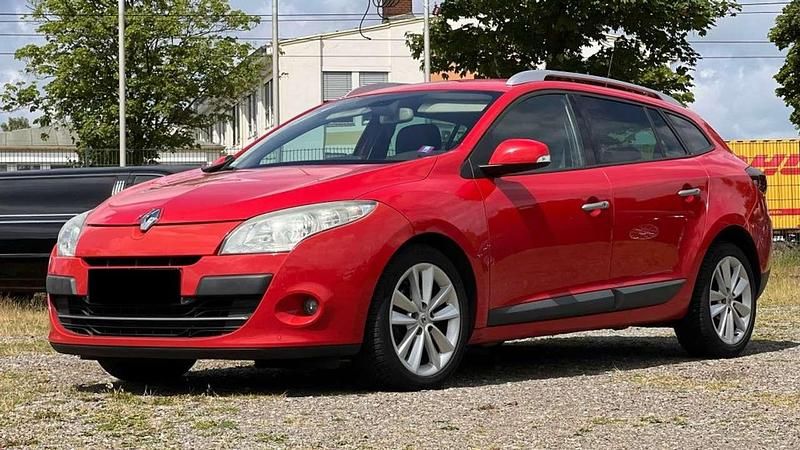 Hellrot Gebraucht 2010 Renault Mégane GrandTour Luxe Kombi | 3.480 € (Fairer Preis) - Bild 1/4