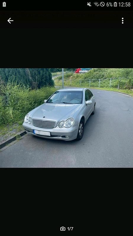 Silber Gebraucht 2000 Mercedes C180 Limousine | 1.300 € - Bild 1/4