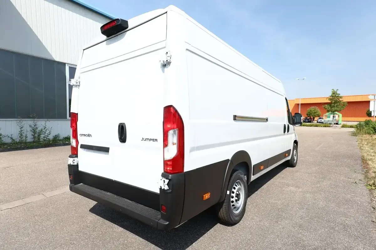 Neu Citroën Jumper 140 PS (102 kW) 2026 Eisweiß Van / Kleinbus
