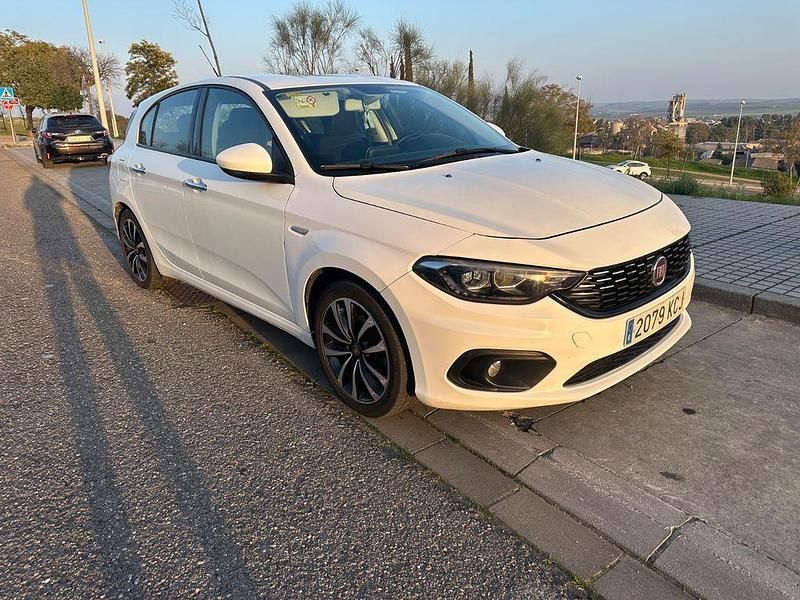 Gebraucht Fiat Tipo Pop 95 PS (69 kW) 2017 Weiß Limousine