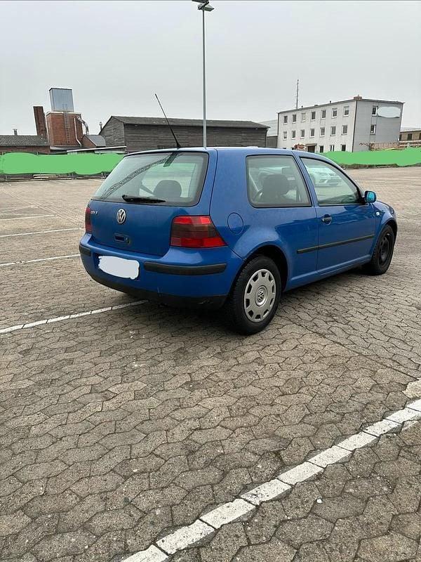 Gebraucht VW Golf IV Edition 75 PS (55 kW) 2001 Blau Limousine
