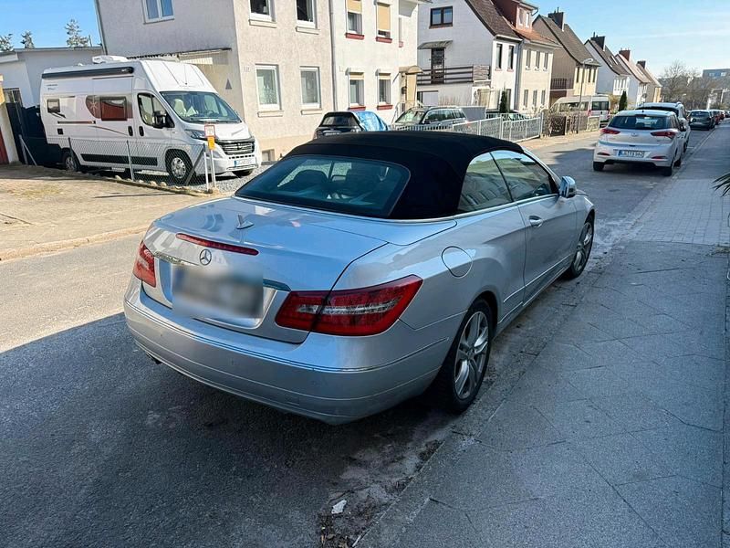Gebraucht Mercedes E250 204 PS (150 kW) 2012 Silber Cabrio