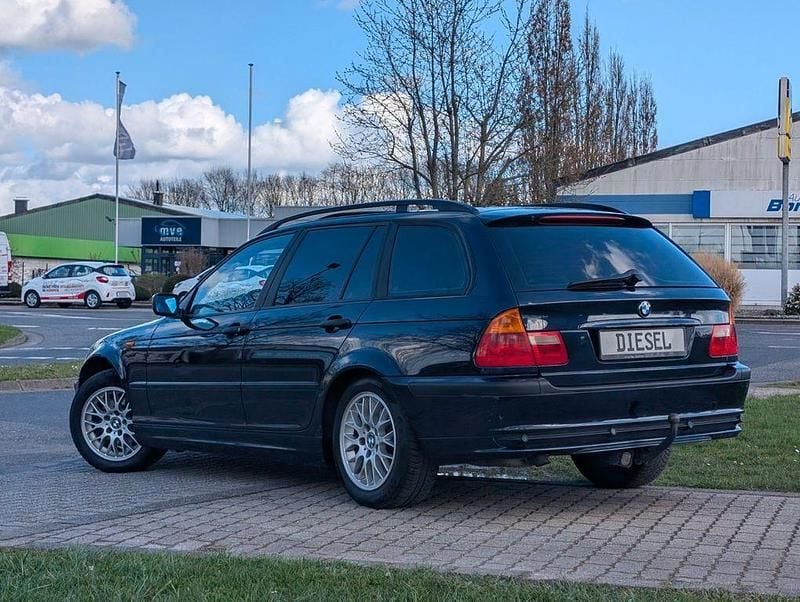 Gebraucht BMW 320 Exclusive 150 PS (110 kW) 2004 Blau Kombi