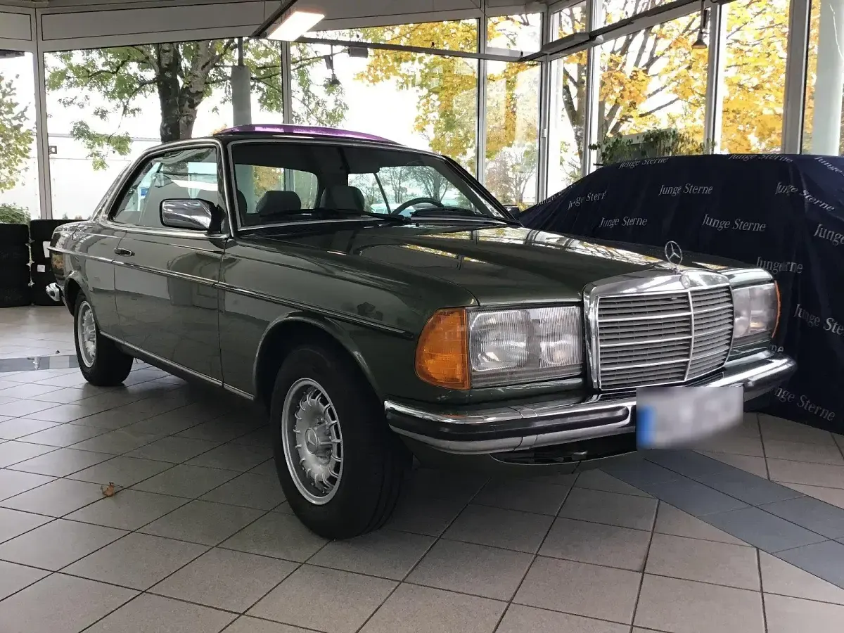 Gebraucht Mercedes 230 136 PS (100 kW) 1983 Grün Coupé